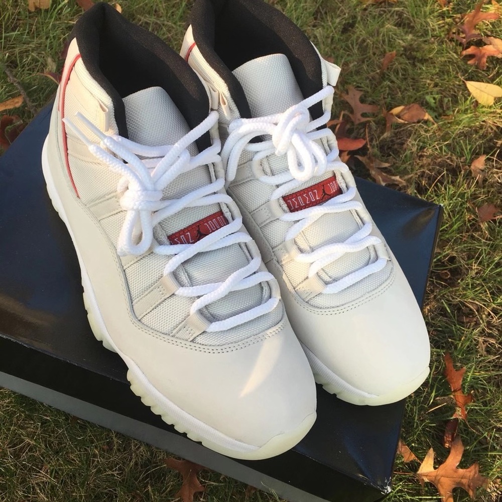 Nike Air Jordan Retro 11 Platinum Tint Size11 Sail University Red 378037-016